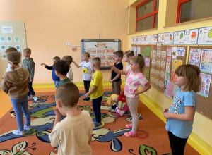Projekt edukacyjny „Budowanie relacji w grupie Pszczółki”