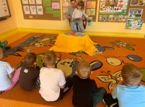 Cała Polska czyta dzieciom w grupie Pszczółki