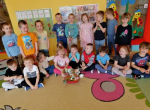 Wielkanocne zajęcia i zabawy plastyczne w grupie Biedronki
