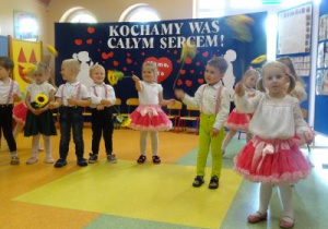 Występ dzieci z okazji Dnia Rodziny.