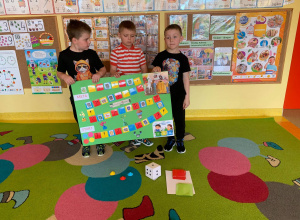 Podsumowanie Ogólnopolskiego Konkursu Matematycznego dla dzieci i nauczycieli wychowania przedszkolnego na grę wielkoformatową „Super Bohaterowie Recyklingu: Misja Baterie!”.