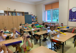 Dzieci z najstarszej grupy uczestniczą w zajęciach w szkole.