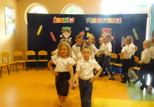 Występ dzieci na uroczystści pożegnania przedszkola