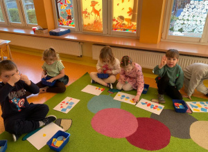 Zabawy matematyczne w grupie Motylki