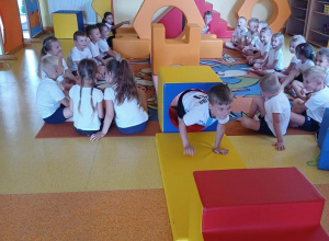 Zabawy „Ruch to zdrowie” w grupie Pszczółek