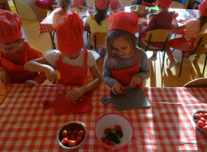 Zajęcia kulinarne w grupie Pszczółki