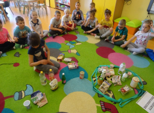 Projekt edukacyjny - Skąd się biorą produkty ekologiczne w gr. Pszczółki