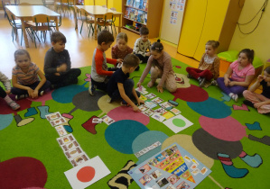 cała grupa pracuje nad kolejnych podziałem produktów zdrowych i niezdrowych