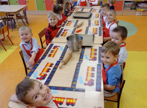 Wigilia oraz pieczenie pierników w grupie Biedronek