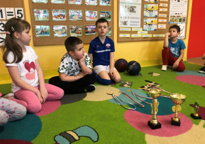 Szymon opowiadał dzieciom o swojej pasji.